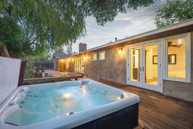 137 Fairmead Lane, Los Gatos CA: https://media.crmls.org/mediaz/e32eb42b-0b83-4e2c-a81f-92bc2ff26f9c.jpg