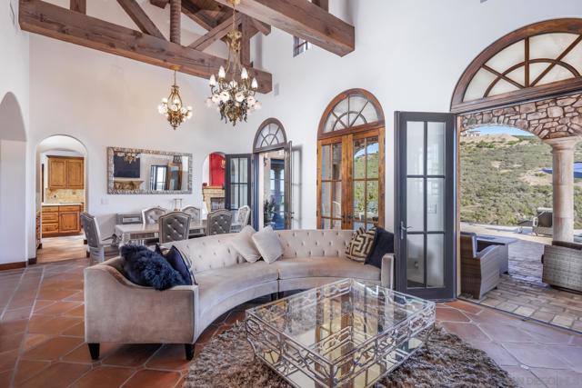 18113 El Brazo, Rancho Santa Fe CA: https://media.crmls.org/mediaz/e32eea1f-9ebf-47f8-a8c5-19d16914176f.jpg