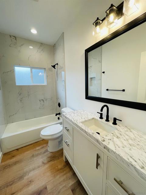 6737 43 Thomson Ct, San Diego CA: https://media.crmls.org/mediaz/e32eff88-4cf6-4927-be2d-74ee3ec9a2b0.jpg