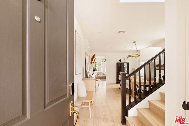 24229 La Montura Drive, Valencia CA: https://media.crmls.org/mediaz/e3305898-b536-458d-b6c7-dbf7fde2baa2.jpg