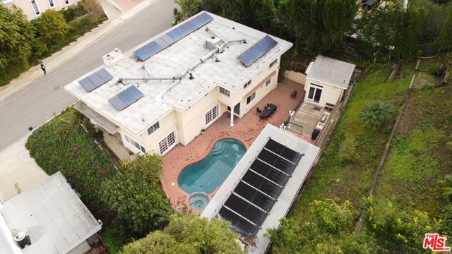 11502 Dona Teresa Drive, Studio City CA: https://media.crmls.org/mediaz/e3316915-4d1b-467a-b524-0481fa7b48bd.jpg