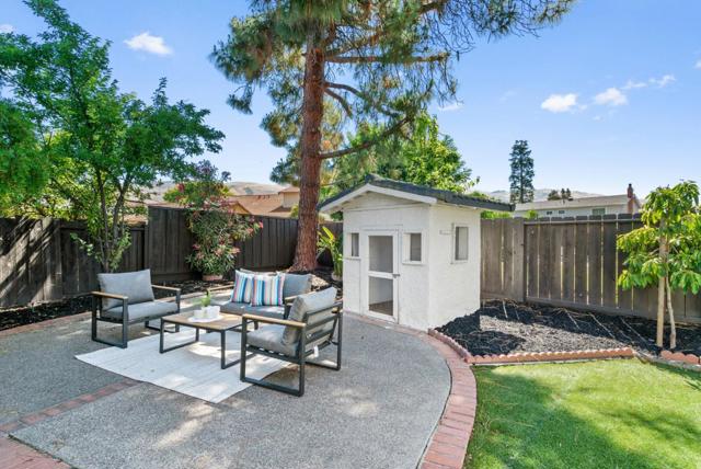 45490 Concho Court, Fremont CA: https://media.crmls.org/mediaz/e331a8d0-5e8a-4a29-84b7-a5936e4081de.jpg
