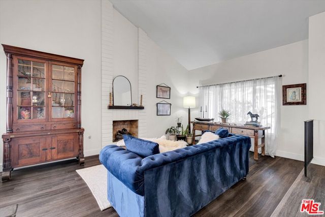 16424 Bubbling View Circle, Cerritos CA: https://media.crmls.org/mediaz/e331b1a4-d497-4f13-8e06-a75c69ae2bd4.jpg