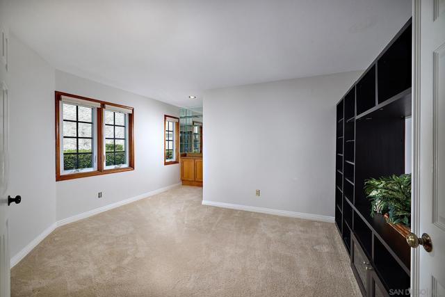 13059 Caminito Vilos, San Diego CA: https://media.crmls.org/mediaz/e3325cb0-71b5-4a69-aae3-616b96616caa.jpg