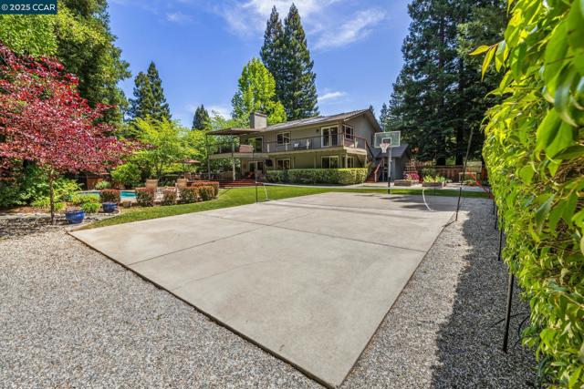 210 Still Creek Rd, Danville CA: https://media.crmls.org/mediaz/e332769c-a6e1-45c3-89a9-96c737835851.jpg