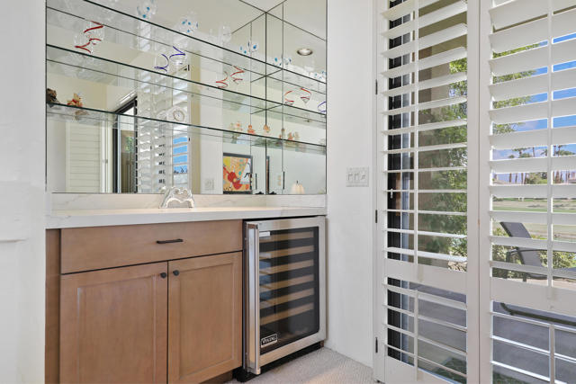 54624 Shoal Creek, La Quinta CA: https://media.crmls.org/mediaz/e332ffbb-4855-46ba-85ea-79b0384fed43.jpg