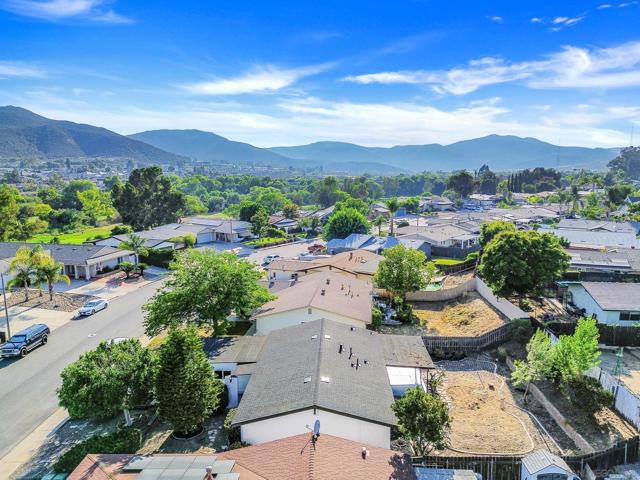 9058 Inverness Rd, Santee CA: https://media.crmls.org/mediaz/e3336b8d-ff4b-4eb7-bc56-7f283fbee17c.jpg