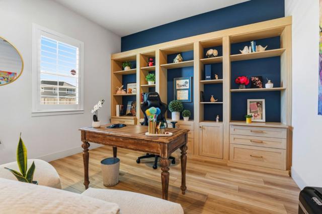 208 Luna Way, Hollister CA: https://media.crmls.org/mediaz/e3337774-79b2-4df6-8d58-0aed2a842577.jpg