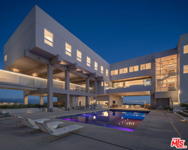 15210 Antelo Place, Los Angeles CA: https://media.crmls.org/mediaz/e334adeb-732f-4176-a103-3f8da8213ad0.jpg