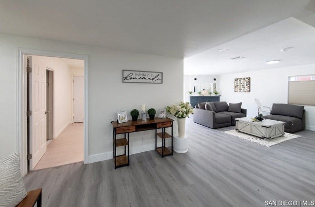 15927 Los Reyes Street, Fountain Valley CA: https://media.crmls.org/mediaz/e334dbef-f792-4424-b80b-f6e3d65b430e.jpg