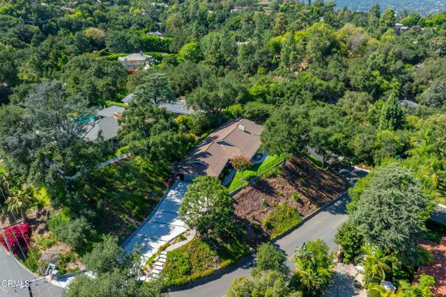 3608 Hampstead Road, La Canada Flintridge CA: https://media.crmls.org/mediaz/e3350576-8052-488d-b862-b38d3c9cf35f.jpg