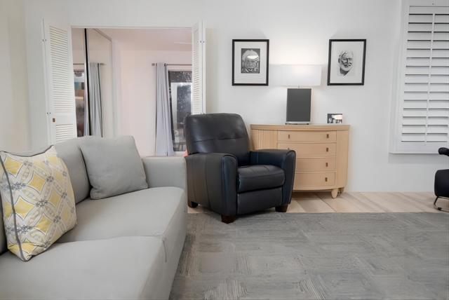 71 Westlake Circle, Palm Springs CA: https://media.crmls.org/mediaz/e335ecdb-ccb5-41b3-84e1-bf2a639cd296.jpg