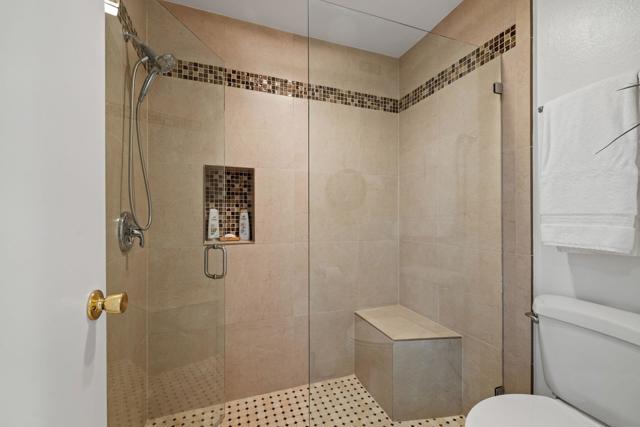 75180 Chippewa Drive, Indian Wells CA: https://media.crmls.org/mediaz/e3361586-0f8b-4db0-8ec0-f81eaedee1be.jpg