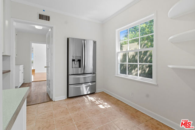4909 Morse Avenue, Sherman Oaks CA: https://media.crmls.org/mediaz/e336944b-7a6e-440a-8b1a-0dbade7f3072.jpg