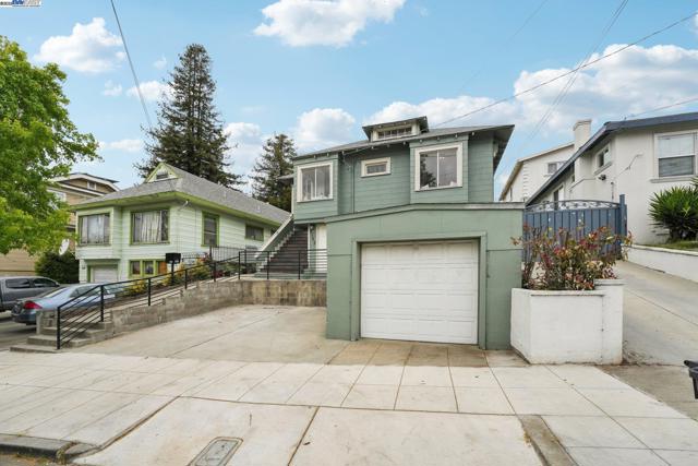 2155 42nd Ave, Oakland CA: https://media.crmls.org/mediaz/e336ebdd-3874-4b89-82a7-12d110f54ae5.jpg