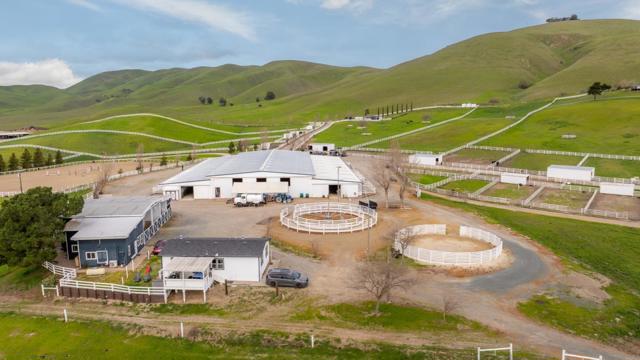 6033 Dagnino Road, Livermore CA: https://media.crmls.org/mediaz/e3372d3a-7c6d-490a-bfac-3e14729e45e9.jpg