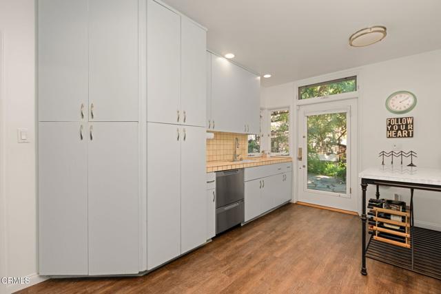 Detail Gallery Image 13 of 26 For 1640 Pasadena Glen Rd, Pasadena,  CA 91107 - 2 Beds | 2 Baths