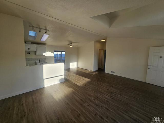 Image 5 of 23 For 10767 Jamacha Blvd  108