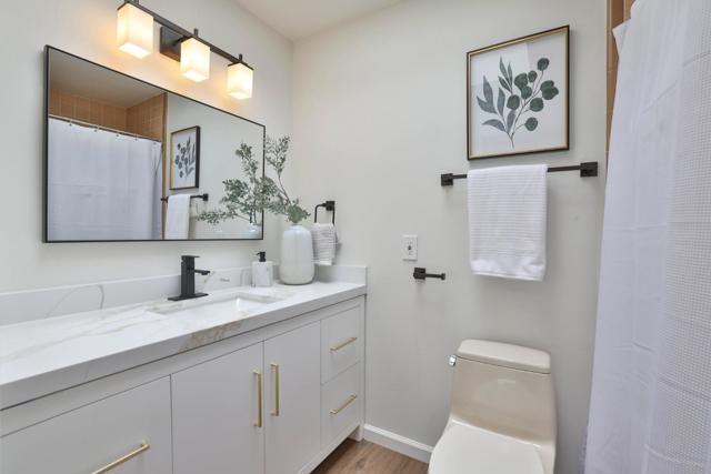 7725 Geary Boulevard, San Francisco CA: https://media.crmls.org/mediaz/e337fe35-9fb6-47f4-879e-27d6b765b449.jpg