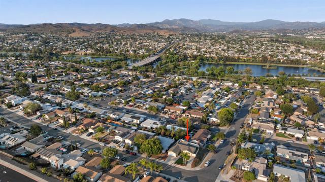9447 Medina Dr, Santee CA: https://media.crmls.org/mediaz/e33849ce-e26e-4aab-9db4-a82c1fee86fb.jpg