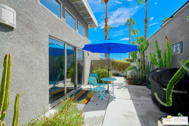671 Dunes Court, Palm Springs, CA 92264