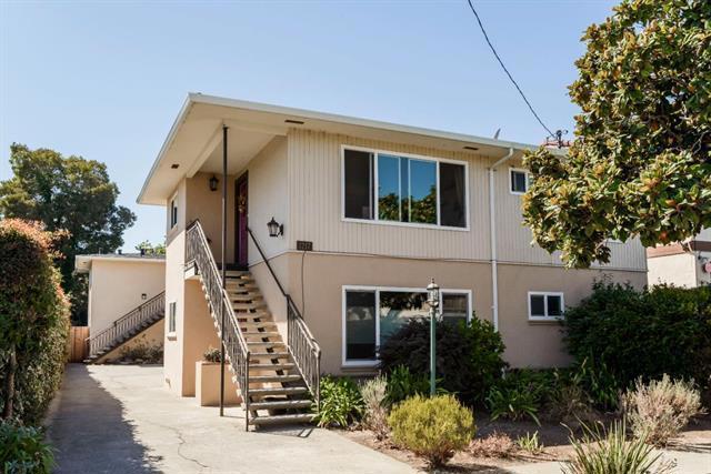 1217 Paloma Avenue, Burlingame CA: https://media.crmls.org/mediaz/e33a38d7-0118-4d9c-ae9d-55ca284bc5f3.jpg