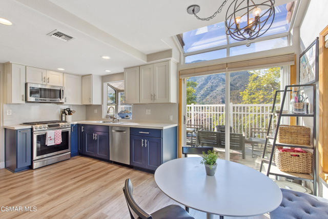 Breakfast Nook & Kitchen