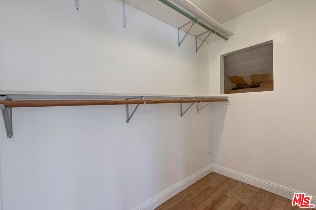 5049 Hesperia Avenue, Encino CA: https://media.crmls.org/mediaz/e33bb719-95e3-4ab0-bec6-8ea9757c91c7.jpg
