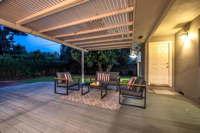 171 E Creek Drive, Menlo Park CA: https://media.crmls.org/mediaz/e33cbe88-ec5b-4145-948c-a997e20344f8.jpg