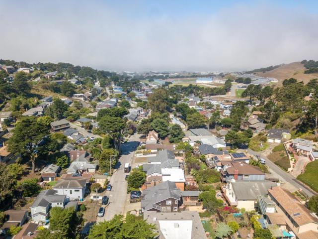647 Canyon Drive, Pacifica CA: https://media.crmls.org/mediaz/e33d06ca-8d65-4d69-90e7-ef815647f00e.jpg