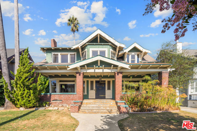 1253 3rd Avenue, Los Angeles, California 90019, 4 Bedrooms Bedrooms, ,2 BathroomsBathrooms,Single Family Residence,For Sale,3rd,24435095