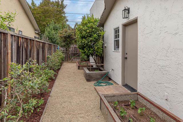 1532 Meadow Lane, Mountain View CA: https://media.crmls.org/mediaz/e33d5318-a36f-4df9-9ef9-b023554a2785.jpg
