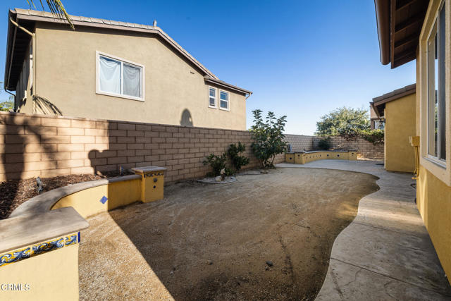 Detail Gallery Image 4 of 39 For 676 Chesapeake Pl, Ventura,  CA 93004 - 6 Beds | 3/1 Baths