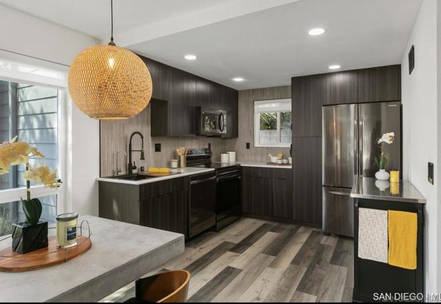 3370 Cherokee Ave, San Diego CA: https://media.crmls.org/mediaz/e33e0fc4-63d3-4ffc-b0ad-630c0801eec6.jpg