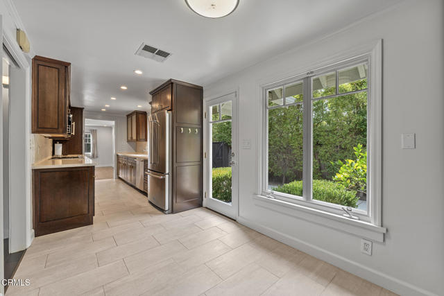 Detail Gallery Image 13 of 37 For 689 Arden Rd, Pasadena,  CA 91106 - 2 Beds | 2 Baths