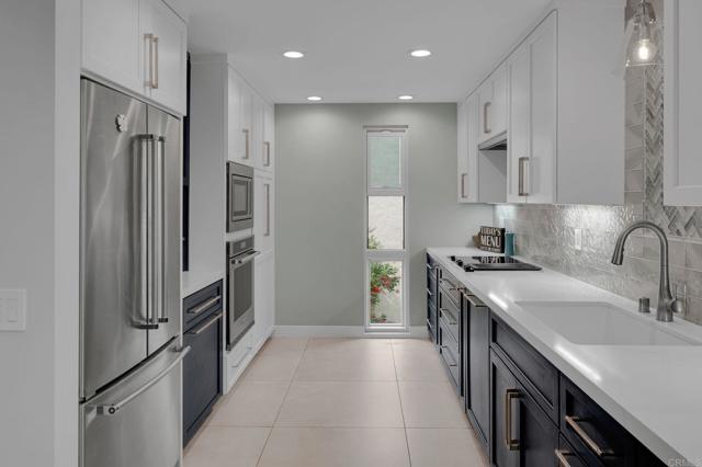 Detail Gallery Image 12 of 69 For 405 S Sierra Ave #187,  Solana Beach,  CA 92075 - 3 Beds | 3 Baths