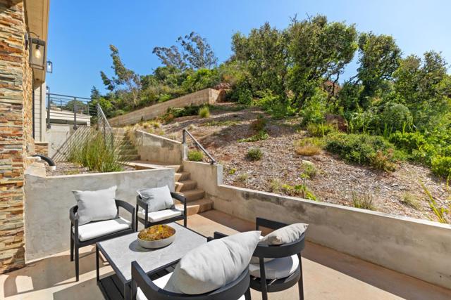 3 Wolfback Ridge Road, Sausalito CA: https://media.crmls.org/mediaz/e3403399-2037-4006-92d1-d8695f794e88.jpg
