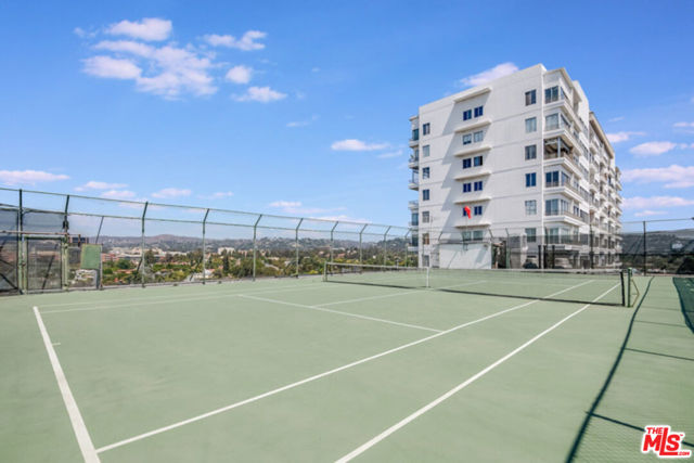 10535 Wilshire Boulevard, Los Angeles CA: https://media.crmls.org/mediaz/e3406b56-bec8-45e4-8a66-5481eee9998c.jpg