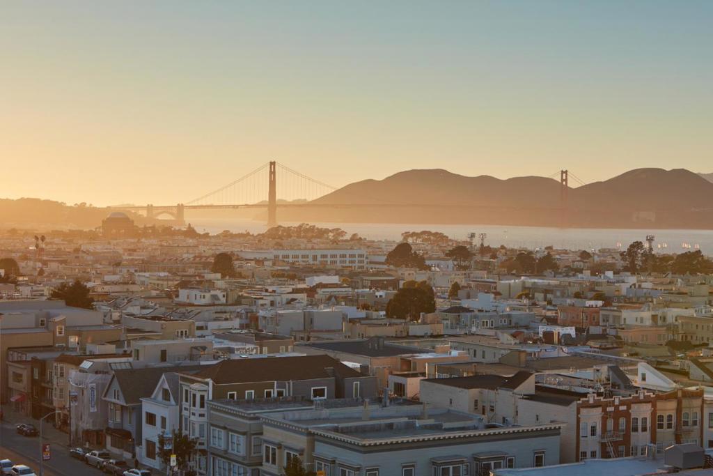 https://media.crmls.org/mediaz/e3407d2e-d7c7-4d8e-8853-a08175272f0c.jpg?preset=X-Large
