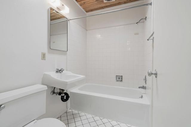 106 Eliza Court, Foster City CA: https://media.crmls.org/mediaz/e3409d86-27f9-4b72-8a9c-76ffbecfb51f.jpg