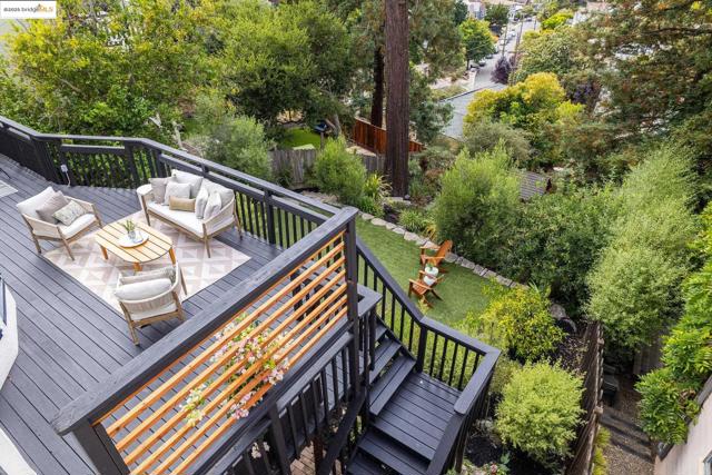 740 Calmar Ave, Oakland CA: https://media.crmls.org/mediaz/e340cb1e-dae3-4f7e-bc47-4a32315cc18f.jpg