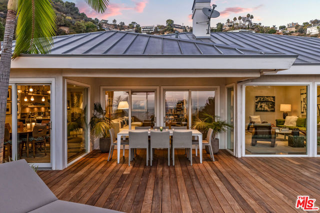 8814 Pinto Place, Los Angeles CA: https://media.crmls.org/mediaz/e34152b4-a876-4538-84f5-ccdc06ea0808.jpg