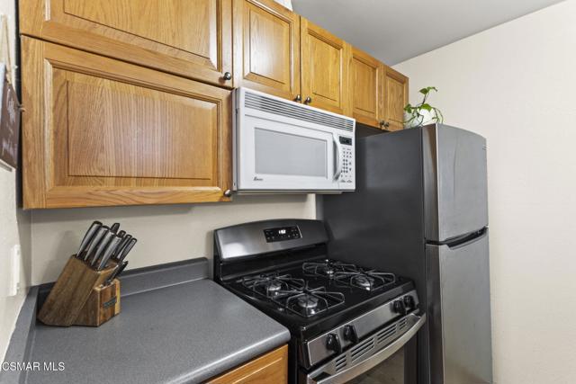 5700 Etiwanda Avenue, Tarzana CA: https://media.crmls.org/mediaz/e341ce09-2d1b-4da6-a690-5c6c7a58c02d.jpg