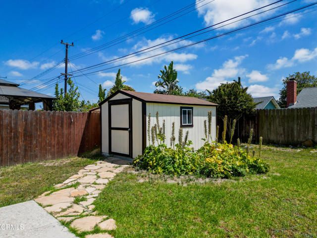 1100 Dahlia Street, Oxnard CA: https://media.crmls.org/mediaz/e341e7de-d588-4764-8f96-0ed8ef6c9cc2.jpg