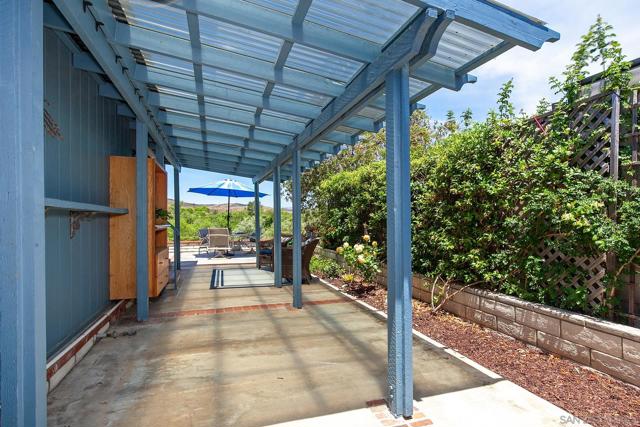 5188 Weymouth Way, Oceanside CA: https://media.crmls.org/mediaz/e34223a6-80b4-436d-a182-aede004befaa.jpg