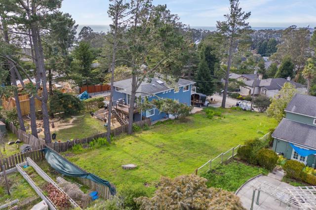 442 Ferdinand, El Granada CA: https://media.crmls.org/mediaz/e3429d72-8158-49a4-b53d-acc24845fb55.jpg