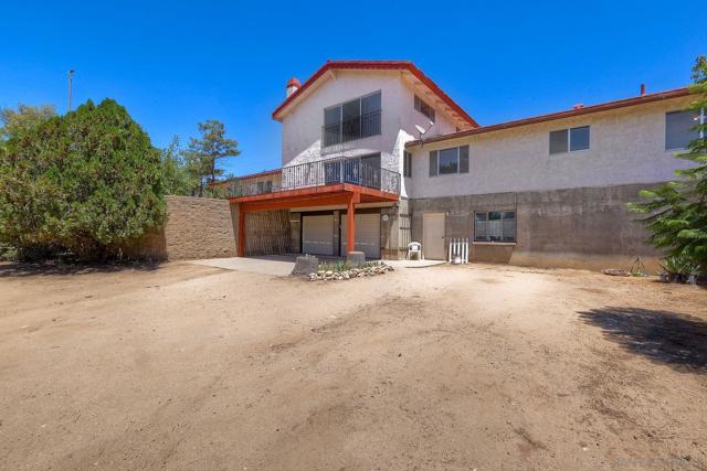 25861 E Old Julian Hwy, Ramona CA: https://media.crmls.org/mediaz/e342ad9d-f521-4fca-a0a4-e34d20c2ed0d.jpg