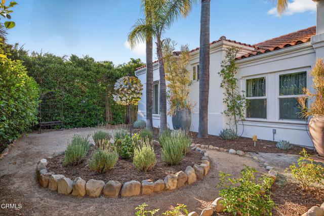1454 S La Luna Avenue, Ojai CA: https://media.crmls.org/mediaz/e3437cd4-5a53-48cf-a327-28733718cf7f.jpg