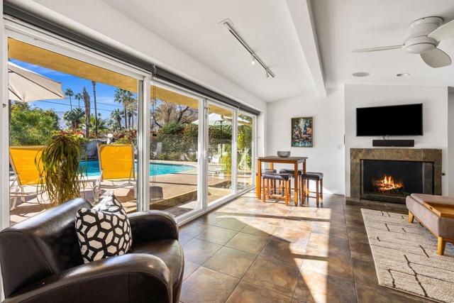 1223 E San Lorenzo Road, Palm Springs CA: https://media.crmls.org/mediaz/e343ad17-d493-4f33-b490-b7c5378a4649.jpg