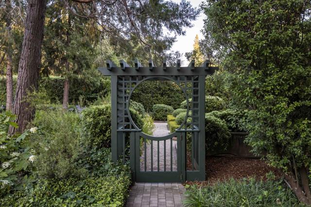 188 Fair Oaks Lane, Atherton CA: https://media.crmls.org/mediaz/e344284c-1c54-436c-ba43-0bff800eb417.jpg